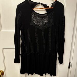 ⭐️ Adiva Small Black Lace Tunic Top